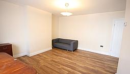 Large 2 Bedroom Flat To Rent In E13 For £1400 Pcm 