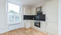 Lovely 2 Bedroom Flat To Rent In South Norwood. Virtual Viewings Available.
