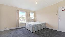 Amazing Studio Flat To Rent In Streatham Hill. Water Rates Included