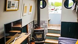 Stunning Houseboat With Contemporary Interior And East London Residential Mooring
