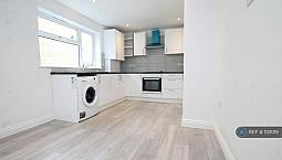 1 Bedroom In Engleheart Road, London, Se6 (#1121019)