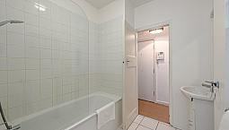 1 Bedroom Flat In Hill Street, London W1j