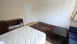 Golders Green. Private Landlord. Excellent Location. Wonderful And Spacious 2 Double Bed Flat.