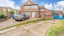 2 Bedroom Flat In Station Road, London, Nw4