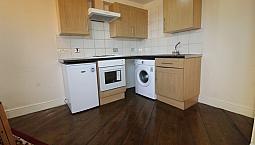 Super 1 Bedroom Flat Nr Zone 2 Tube, 24 Hr Buses & Train-10 Mins To Kings Cross. Benefit Welcome!  