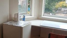 In House Single Room To Let Share 2 Shower 3Wc Kitchen Gardenpatio Includesbillsnet Neartubebusshops