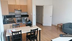 1 Bedroom Flat In Mcilroys Building, Reading, Rg1 (1 Bed) (#1220605)