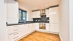 Stunning 2 Bed, 1 Bath Apartment - Canning Town, E13