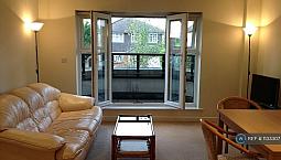 2 Bedroom Flat In Pembroke Road, Ruislip, Ha4 (2 Bed) (#1133307)