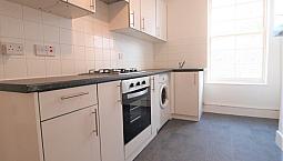 A Conviniently Located 1 Bedroom Walking Distance To Kings Cross Station Perfect For A Single Occ