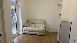 Large Ground Floor Studio Flat With Separate Living Room Including All Bills Mitcham/Tooting.
