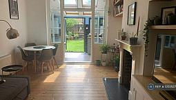 2 Bedroom Flat In Harold Road, London, E11 (2 Bed) (#1203527)
