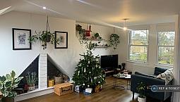 2 Bedroom Flat In Laura Terrace, London, N4 (2 Bed) (#1105837)