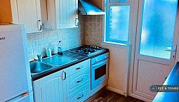 4 Bedroom Flat In Merton High Street, London, Sw19 (4 Bed) (#1159488)