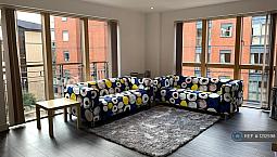 2 Bedroom Flat In Canal Wharf, Birmingham, B1 (2 Bed) (#1212598)