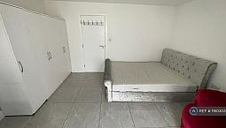 1 Bedroom Flat In Cricklewood Broadway, London, Nw2 (1 Bed) (#1160303)