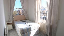 A Large 1 Bedroom First Floor Flat Located Close To Finsbury Park & Highbury