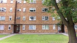  One Bedroom Ground Floor Flat - Leytonstone E11