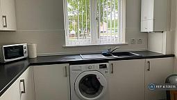 2 Bedroom Flat In Ashdale Court, Westhill, Ab32 (2 Bed) (#1131078)