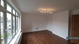 3 Bedroom Flat In Lancaster Road, Enfield, En2 (3 Bed) (#1187422)