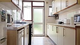 Beautiful And Spacious  Four Bedroom House With A Private Garden In  Colindale