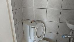 Studio Flat In Pinner, Pinner, Ha5 (#1184107)