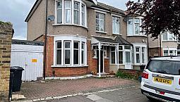 Four Bed House With Garage In Seven Kings