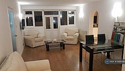 2 Bedroom Flat In Glebelands Avenue, Ilford, Ig2 (2 Bed) (#1201028)