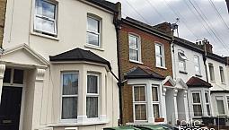 Large 2 Bedroom 1St Floor Flat In Wood Green, N22
