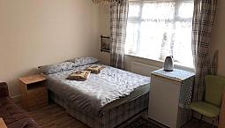 Large Bedsit/Studio, All Bills Inclusive, Enfield