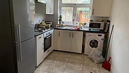  One Bedroom Flat Ground Floor  Including Council Water  Near Perivel Station 