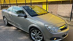 Vauxhall Astra Twintop Convertible 1.8 Petrol 65000 Low Miles Great Runner 2008 Bargain Corsa