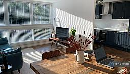 2 Bedroom Flat In Cyrus Street, London, Ec1V (2 Bed) (#1199070)
