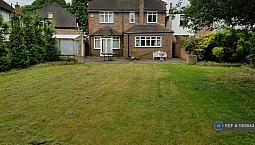 4 Bedroom Flat In Cricket Green, Mitcham, Cr4 (4 Bed) (#1183844)