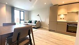 One Bedroom Stunning Apartment To Let In St Martins Place, Birmingham, B15 1Ed
