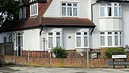 1 Bedroom In Lyndhurst Avenue, Twickenham, Tw2 (#1079350)