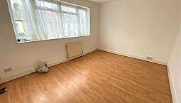 Excellent Condition 3 Bedrooms Terrace House Near Upton Park Station