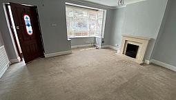 Spacious And Excellent Condition 3 Bedrooms House With Massive Driveway Near Romford Station