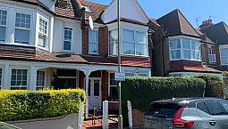 3 Bedroom Flat In 54 Princes Avenue, Finchley, N3