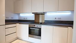 Large & Light 1 Bed With Outside Space And Secure Underground Parking In Ealing.