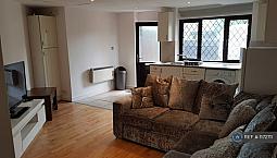 1 Bedroom Flat In Old Watford Road, St Albans, Al2 (1 Bed) (#1172711)