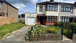 3/4 Bed House - 2 Bathrooms - Garage - Big Garden - Driveway To Let Romford, Rm7 0Ed
