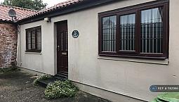 1 Bedroom House In High Street, Epworth, Doncaster, Dn9 (1 Bed) (#1162966)