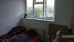 1 Bedroom In Eldridge Court, London, Se16 (#1159349)