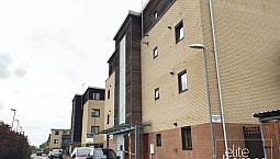 Large 1 Bedroom Top Floor Flat In Enfield, En3.