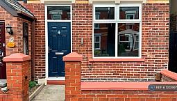 2 Bedroom House In Hazel St, Stockport, Sk7 (2 Bed) (#1202997)