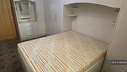 2 Bedroom Flat In Biscoe Close, Hounslow, Tw5 (2 Bed) (#925858)