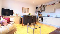 A Large 1 Bedroom Flat Located Inbetween Finsbury Park & Archway