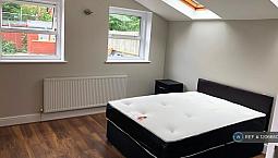 2 Bedroom Flat In Coldershaw Road, West Ealing, W13 (2 Bed) (#1206680)