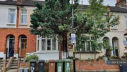 1 Bedroom Flat In Lewisham, London, Se13 (1 Bed) (#1196385)